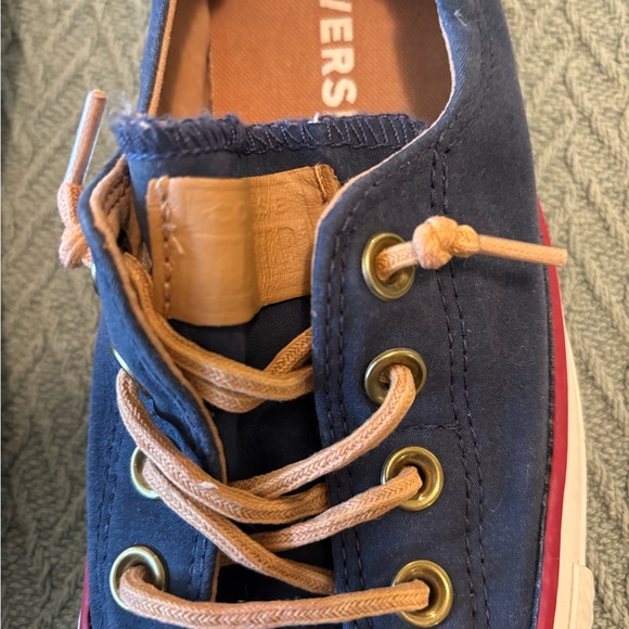 Converse women’s Navy Sneakers - Picture 3 of 6